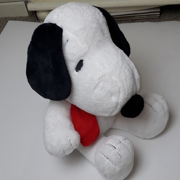 huge snoopy stuffed animal